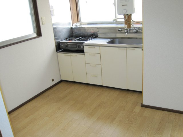 上広谷牛木貸家のキッチン|リフォーム前の写真です