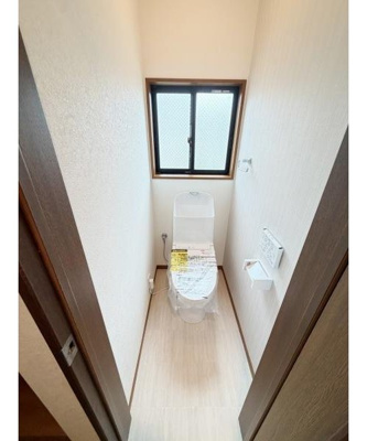 【トイレ】 | 藤沢市下土棚　中古戸建 | 落ち着いた色調のトイレです