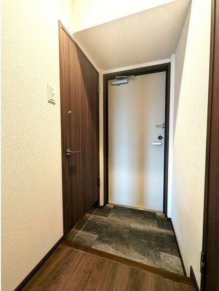 グリュック平和の玄関