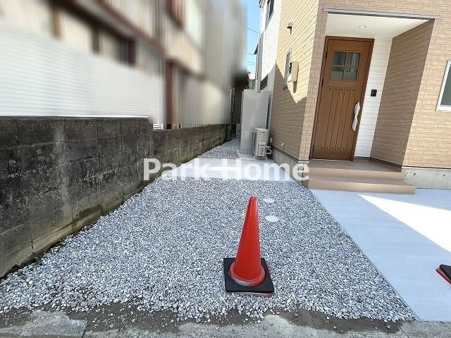 高知市愛宕町3丁目　中古戸建ての駐車場