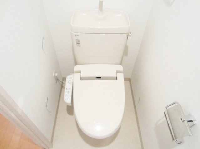 センテニアル王子神谷のトイレ|嬉しい温水洗浄便座付きのトイレです☆