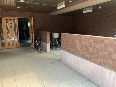 【エントランス】 | イーストキューブ