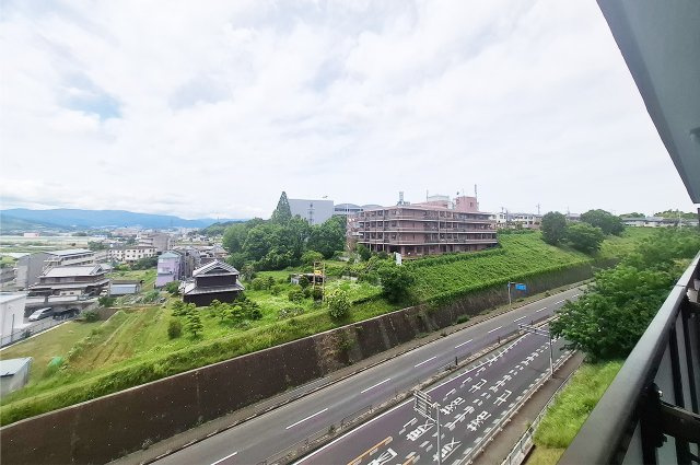 イトーピア金剛東グランヒルズの展望|眺望：14階建ての7階部分で眺望良好。開けた景色を楽しめます。