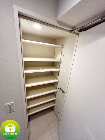 コンフォリア東陽町の玄関
