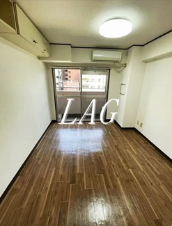 【居間・リビング】 | ロジマン御苑 | 洋室のお部屋です。