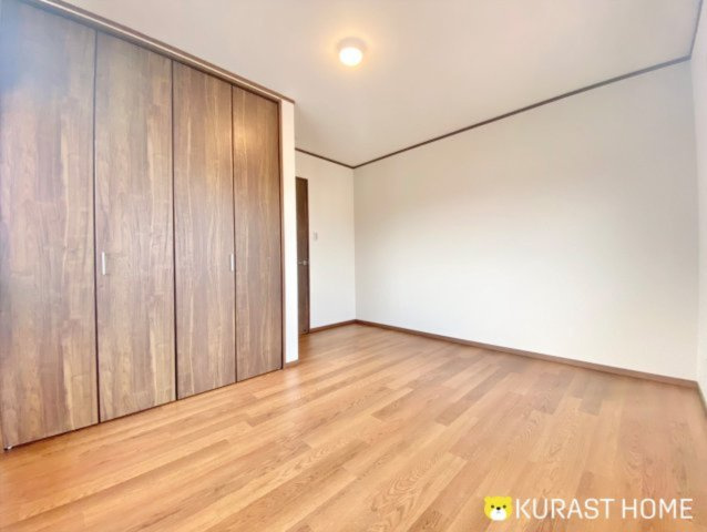 向日市上植野町地後　中古戸建の洋室|洋室8帖