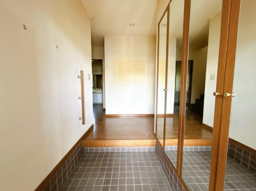 四街道市めいわ4丁目の玄関