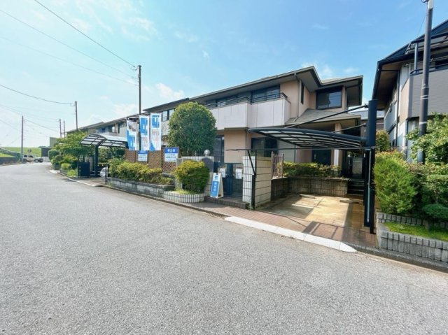 四街道市めいわ4丁目の前面道路含む現地写真