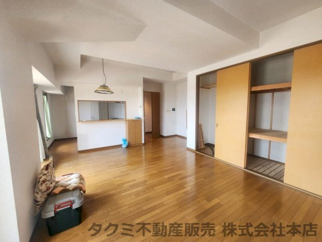 サンメゾンジェームス山の居間・リビング