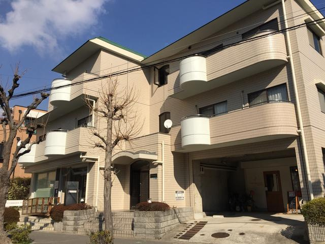 ハイネス山下の外観