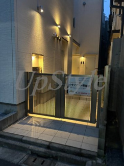 【エントランス】 | オーセンティックハウス東日暮里