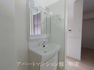 プルミエ・クリュＡの独立洗面台|同施工会社、同型タイプです／※現況優先