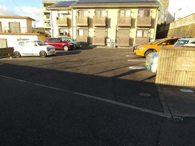 ハレクノ梶田の駐車場