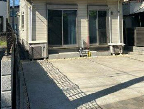 作新台戸建の駐車場