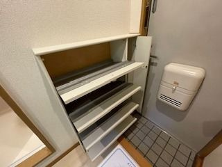 スプリングハイム(K-083)の玄関