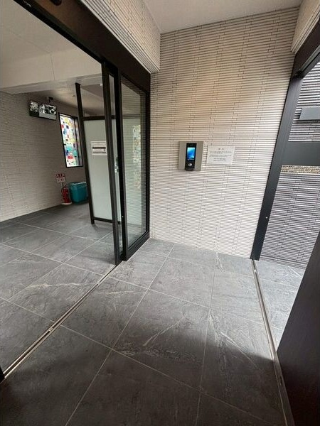 CREST TAPP太閤通のエントランス