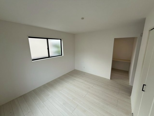 【仲介手数料無料】富士見市渡戸１３期―新築分譲住宅―限定1棟の洋室|爽やかな陽光がもたらす至福の時間、この場所に流れる時間、ゆっくりと装いを変えていく街の情景、高く青い空のと悠久を感じる暮らし。