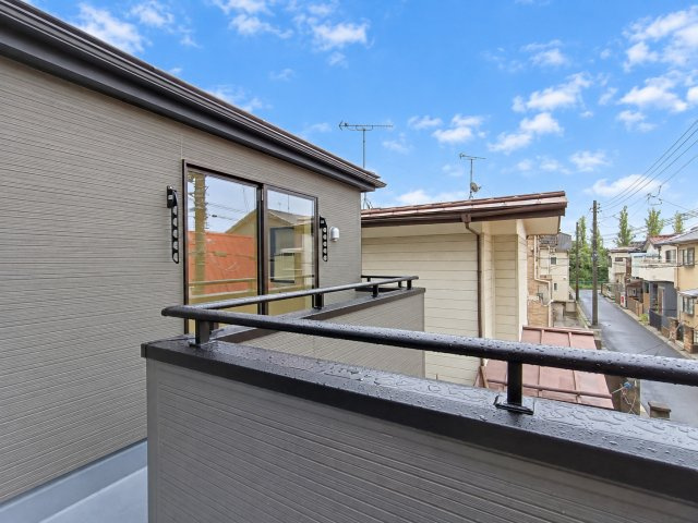 三郷市　戸ケ崎　新築戸建　　全1棟のバルコニー|落ち着いた時間を過ごせるバルコニーです