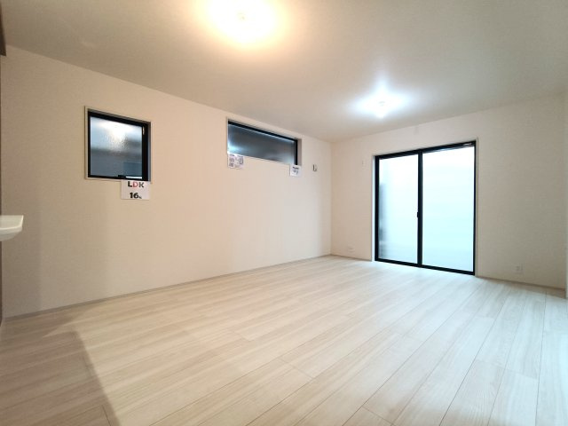 三郷市　戸ケ崎　新築戸建　　全1棟の居間・リビング|リビングです