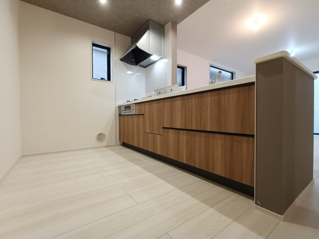 三郷市　戸ケ崎　新築戸建　　全1棟のキッチン|キッチンでお料理をお楽しみください