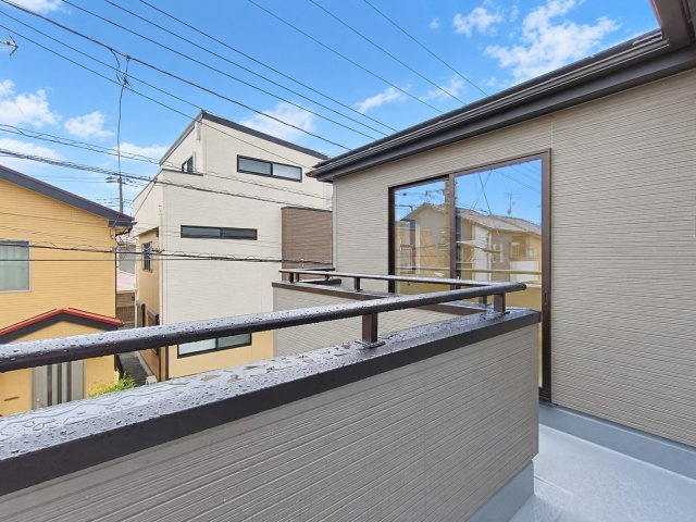 三郷市　戸ケ崎　新築戸建　　全1棟のバルコニー|暖かな日差しのふりそそぐバルコニー