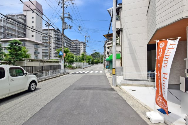 武庫豊町3丁目新築戸建│3LDK+駐車1台可の前面道路含む現地写真|前面道路は南側9.1ｍ公道です。