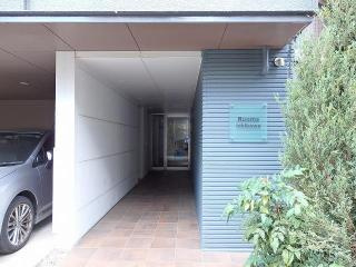 ルームス市川のエントランス