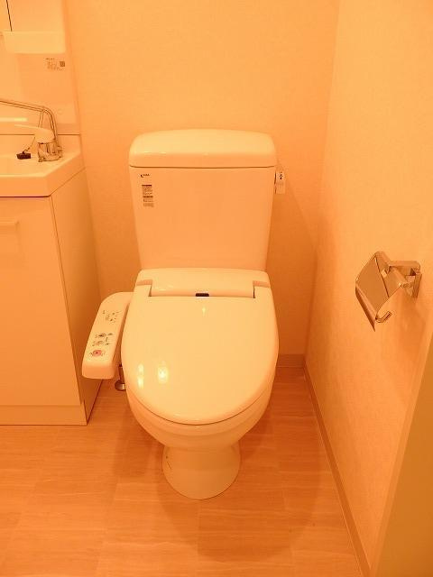 ルームス市川のトイレ