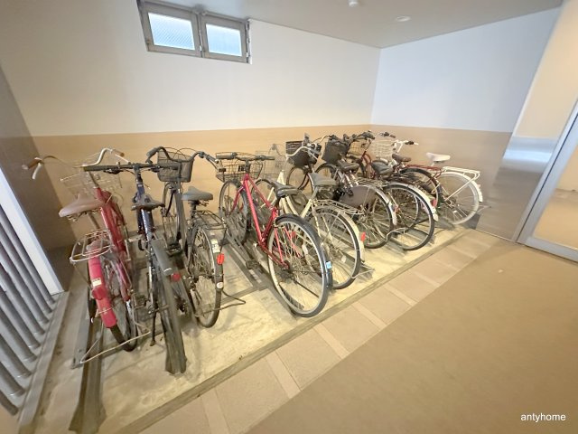 オンコート九条の駐車場