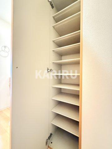 SERENiTE-04の内装