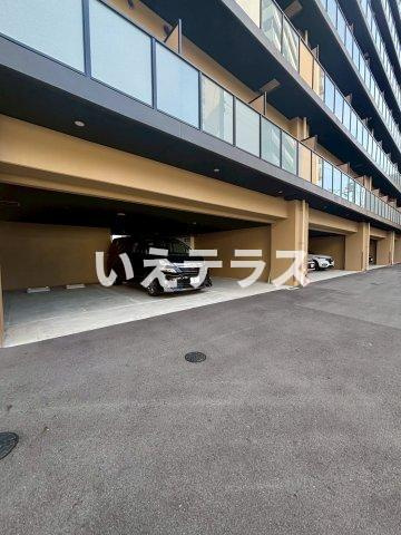 リヴィアス神戸SOLEILの駐車場
