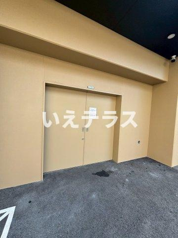リヴィアス神戸SOLEILの駐車場