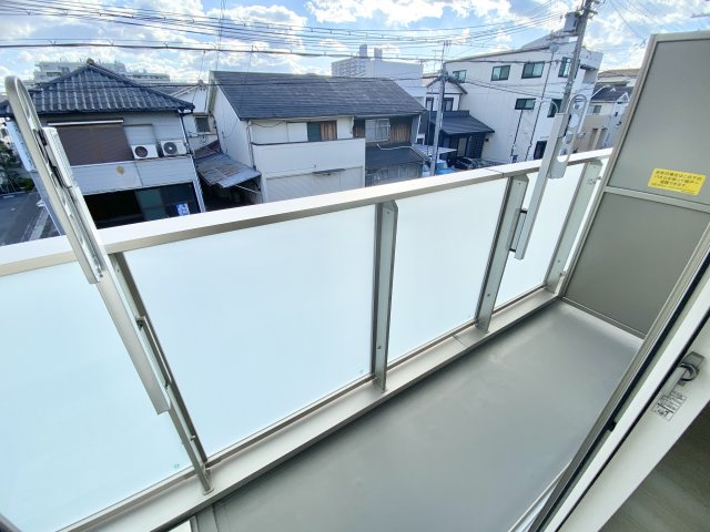 エムライズ大蔵中町のバルコニー