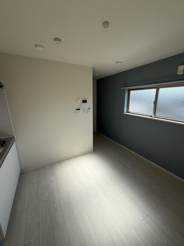 Nitva Heights(二トヴァ　ハイツ)の居間・リビング