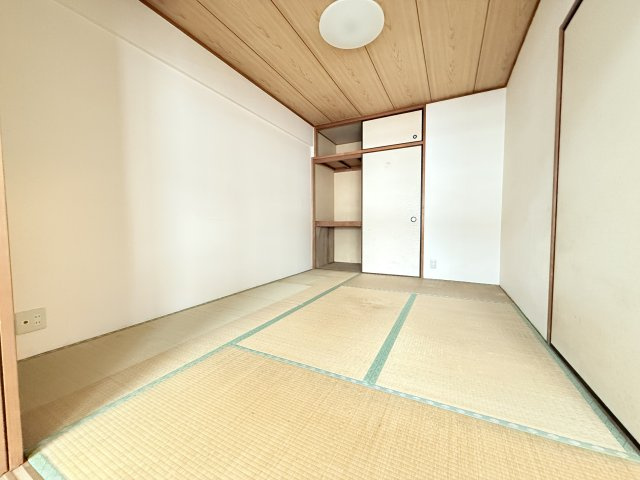 プレファランスコート弐番館の和室
