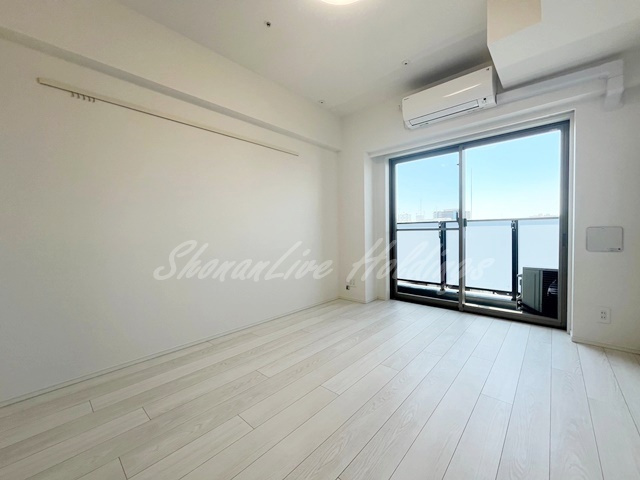 横浜市南区永楽町２丁目の賃貸マンションの居間・リビング|落ち着いた雰囲気の洋室♪