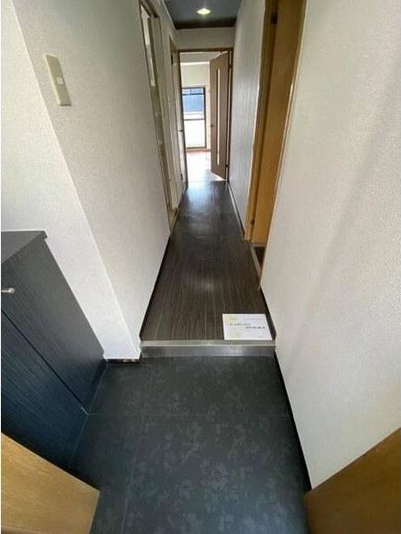 クラウンハイム菅原の玄関