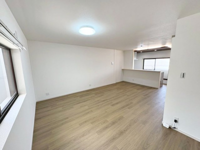 【居間・リビング】 | 田辺５丁目　中古戸建