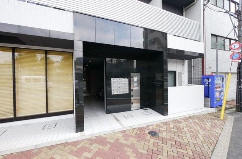 B CITY APARTMENT IKEBUKURO WESTのエントランス