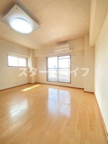 大阪市淀川区十三東３丁目の賃貸マンションの寝室