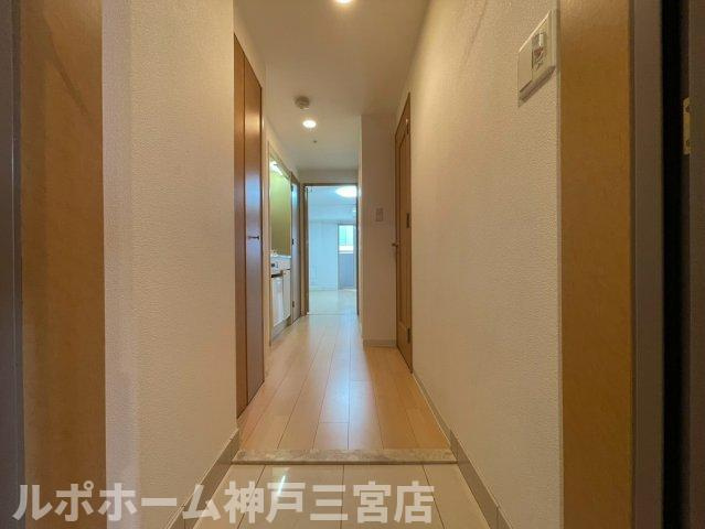 ロイヤルヒル神戸三ノ宮Ⅱの玄関
