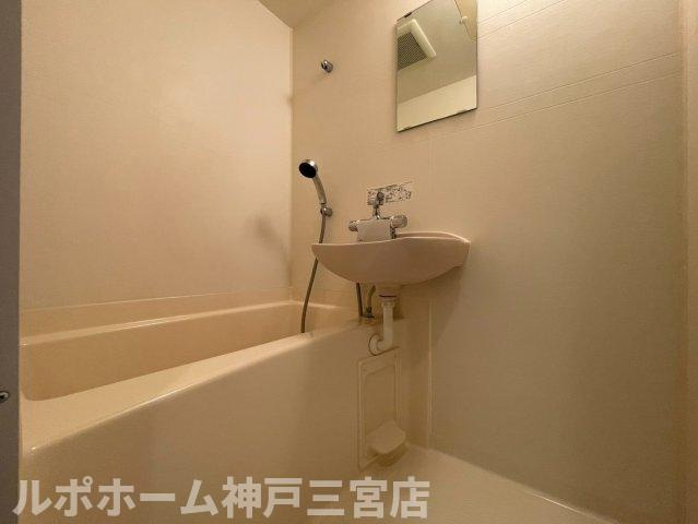 ロイヤルヒル神戸三ノ宮Ⅱの浴室