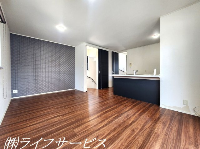 【居間・リビング】 | 瑞光２丁目中古戸建 | ２階リビングルーム１５帖