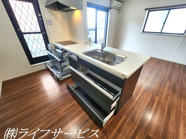 【キッチン】 | 瑞光２丁目中古戸建 | システムキッチン／スライド式収納