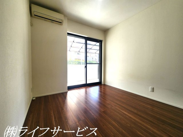 【洋室】 | 瑞光２丁目中古戸建 | １階洋室5帖／クローゼット有
