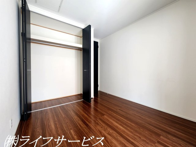 【洋室】 | 瑞光２丁目中古戸建 | １階洋室5帖／クローゼット有