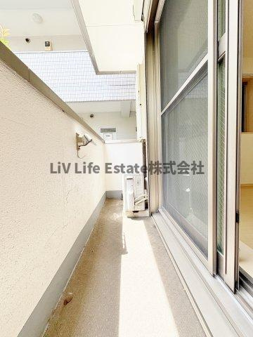 国分寺市本町４丁目のアパートのバルコニー