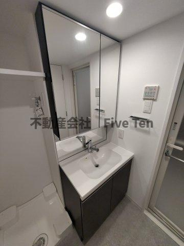 S-RESIDENCE駒場東大前の洗面所