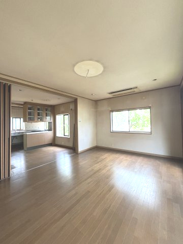西区生松台２丁目　中古戸建の居間・リビング