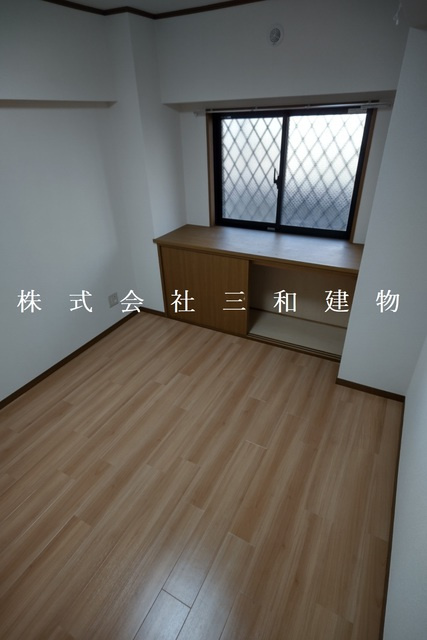 リンデンハイム赤塚の内装|同物件反転タイプの別室の参考写真